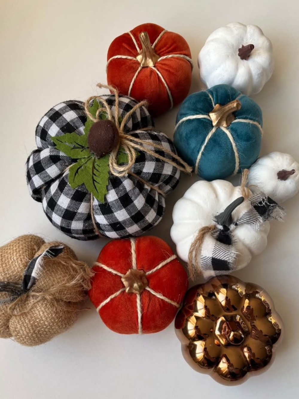 Set of 9 little pumpkin decorations